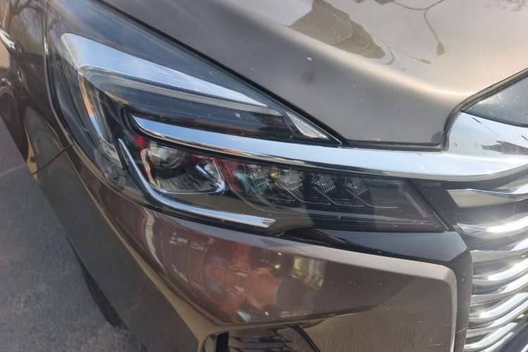 Used Buick GL8 2023 Land Executive Class Comfort Model
