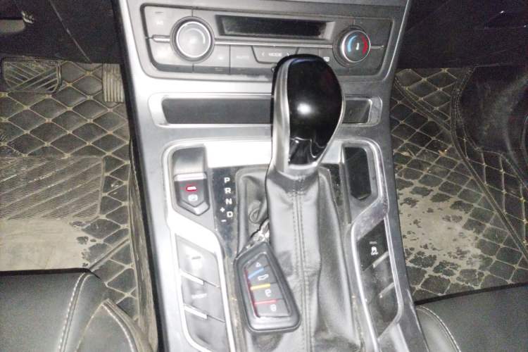 Used Geely Auto Emgrand 2019 Leading Edition 1.5L CVT Luxury Model China V Standard
