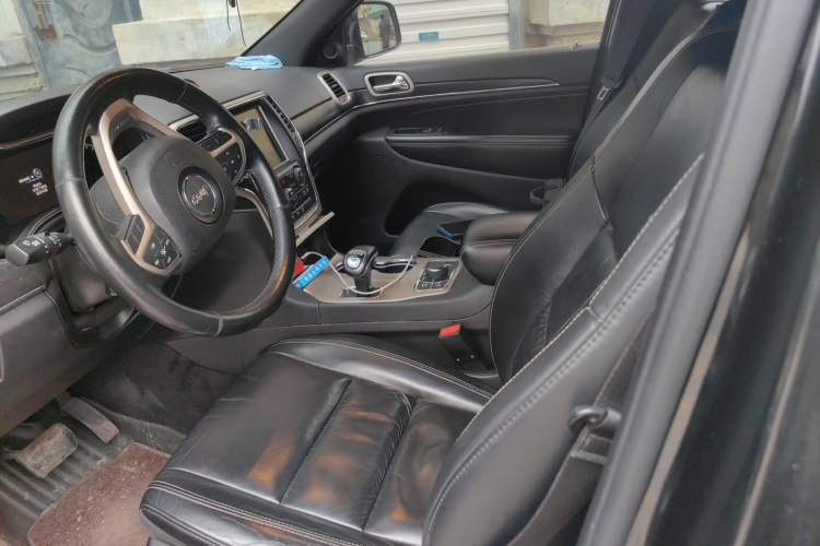 Used Jeep Grand Cherokee 2014 3.0TD Diesel Comfort Navigation Version Left Front Seat