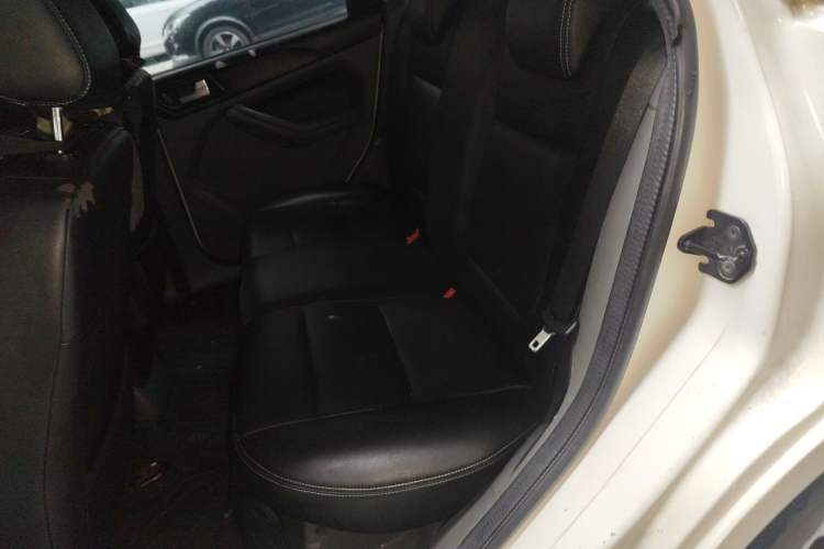 Used Ford Focus 2013 Hatchback Classic 1.8L Automatic Base Model
