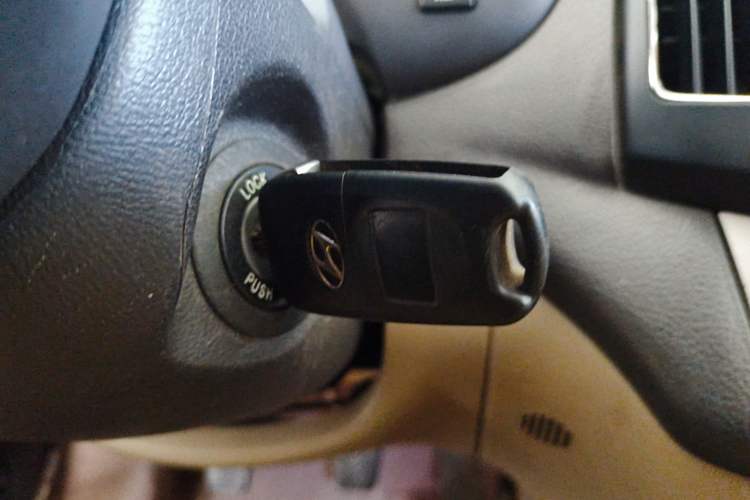 Used Hyundai Celesta 2011 1.6L Manual Comfort Edition