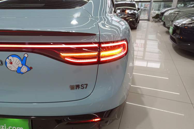 Used Hima Luxeed S7 2025 705 km Pro
