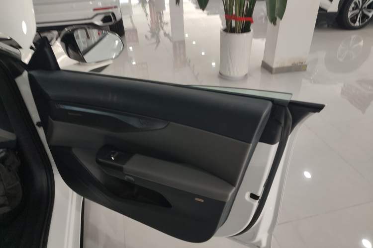 Used Lynk & Co 07 2024 EM-P 126 Long-Range Ultra