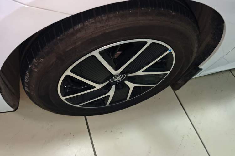 Used BYD Qin L 2025 DM-i Smart Drive 80KM Superior Model
