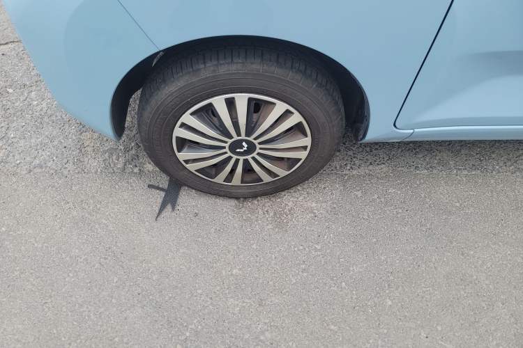 Used Wuling Hongguang MINIEV 2022 Zizai Version Lithium Iron Phosphate Left Front Wheel Hub