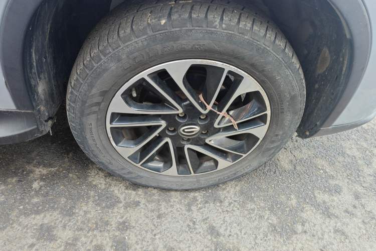 Used GAC Trumpchi GS4 2017 235T Automatic Two-Wheel Drive Elite Edition Right Front Wheel Hub