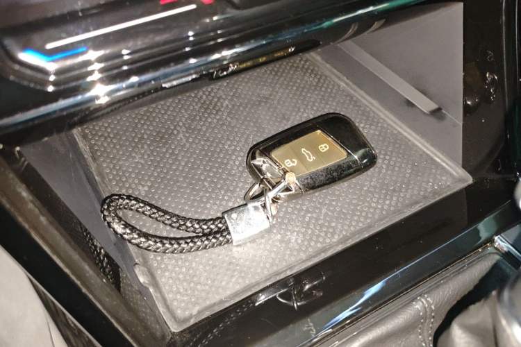 Used Volkswagen Passat 2024 330TSI Elite Edition Vehicle Key