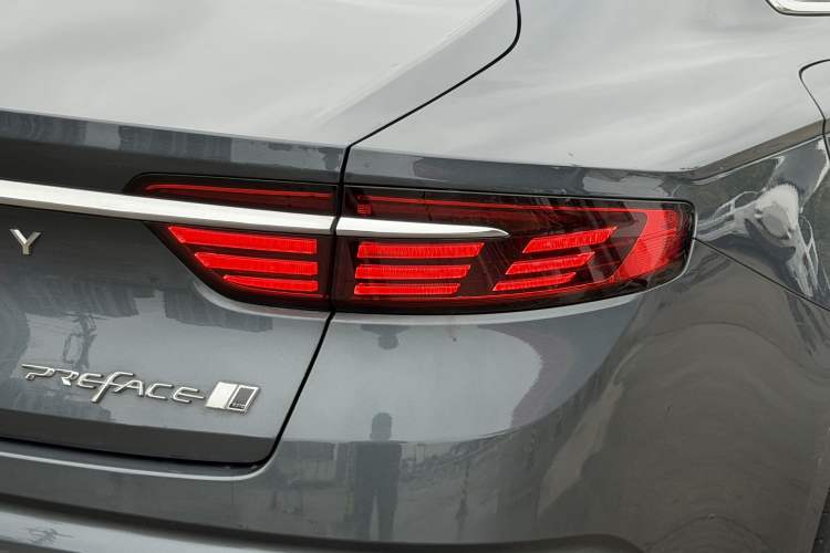 Used Geely Auto Preface 2023 2.0TD Prestige Version Right Rear Taillight