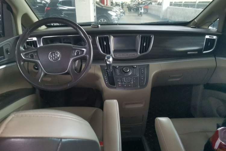 Used Buick GL8 2013 3.0L GT Luxury Business Haoya Edition Center Console