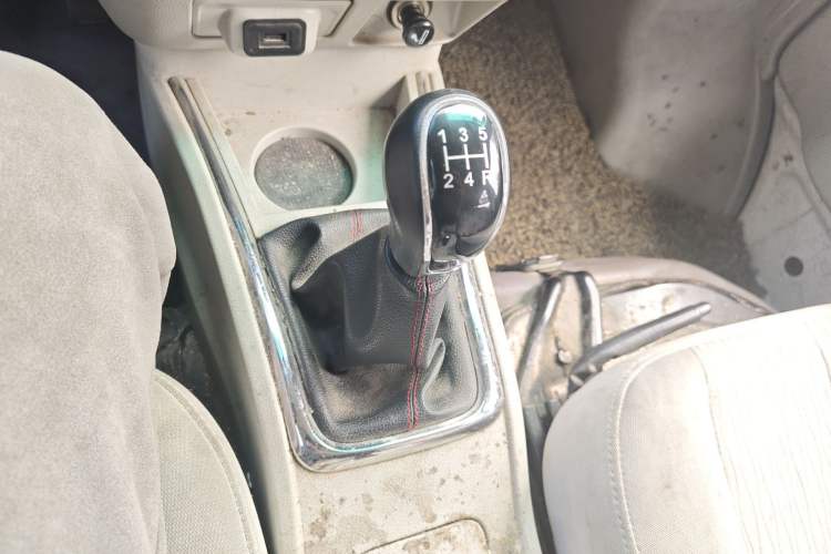 Used Jinbei New Hiace S 2021 1.5L Wealth Central Air-Conditioned Bus China VI Standard Model SWC15M Gear Lever