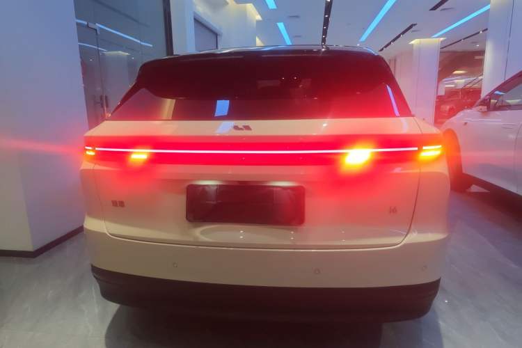 Used Li Auto i6 2025 Model Two-Wheel-Drive Standard Type Rear