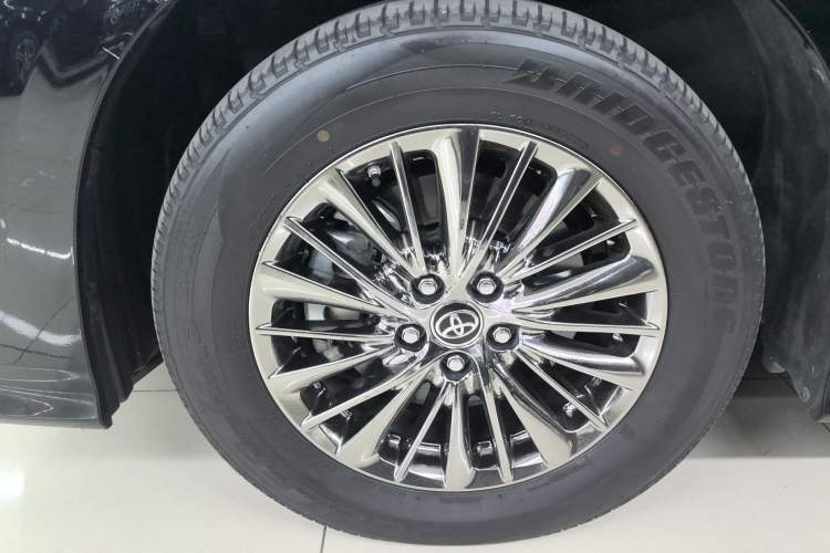 Used Toyota Alphard 2023 Dual-Motor 2.5L Premium Golden Edition