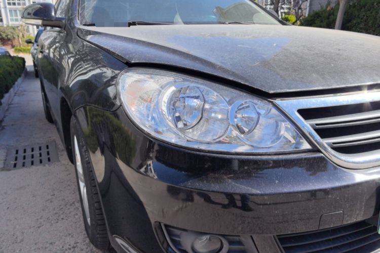 Used Volkswagen Lavida 2011 1.6L Automatic PinYou Edition Right Front Headlight