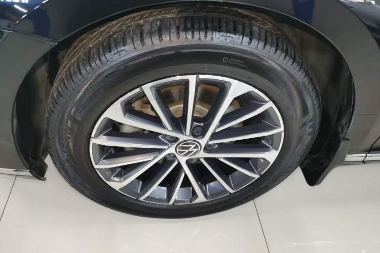 Used Volkswagen Magotan 2020 330TSI DSG Luxury Edition Left Front Wheel Hub