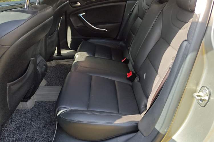 Used Citroen C5 2014 2.0L Automatic Luxury Edition Left Rear Seat