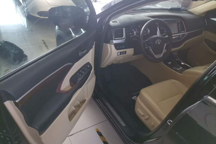 Used Toyota Highlander 2015 2.0T Four-Wheel Drive Ultimate Edition 7-Seater