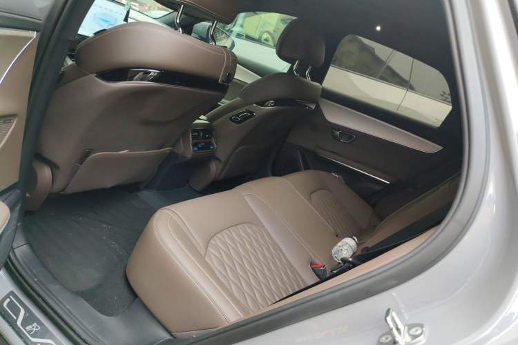 Used BYD Han 2025 DM-i Smart Drive 125KM Prestige Model Left Rear Seat