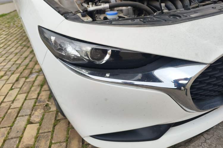 Used Mazda 3 Axela 2020 1.5L Automatic Luxury Version