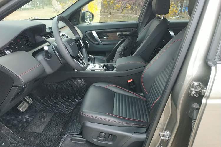 Used Land Rover Discovery Sport 2021 249 PS R-Dynamic S Performance Edition Left Front Seat