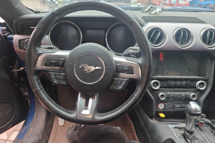 Used Ford Mustang 
