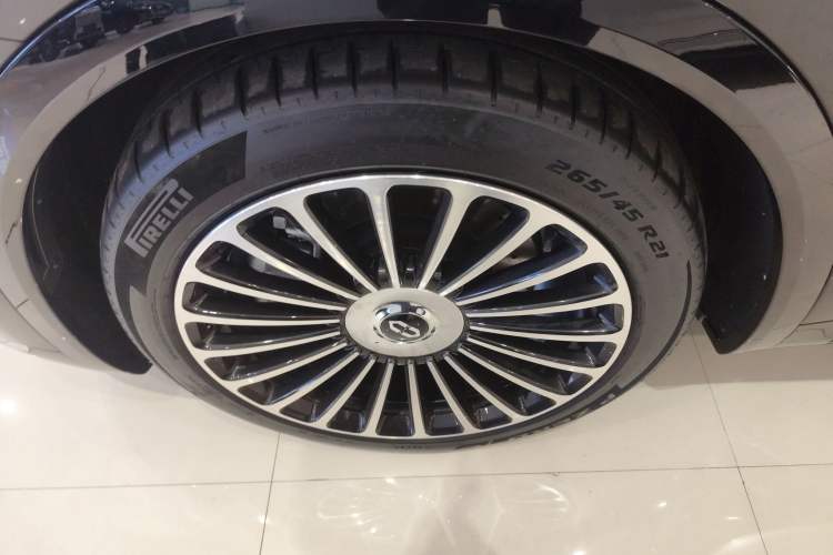 Used Hima AITO M8 2025 Extended-Range Max+ Version 53.4 kWh 6-Seater Edition
