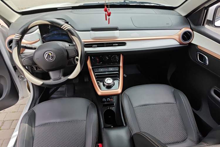 Used Dongfeng NAMMI BOX 2022 Revised Light Wind Edition 201 km Standard Version