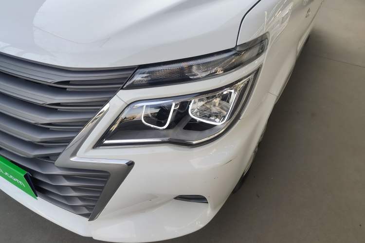 Used FORTHING Lingzhi 2022 Striving Version M5L 1.6L Base Model 7 Seats
