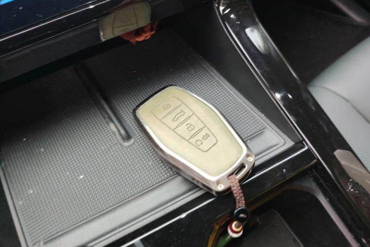 Used Geely Auto Emgrand X7 Sport 2024 1.5TD Dragon Edition Vehicle Key