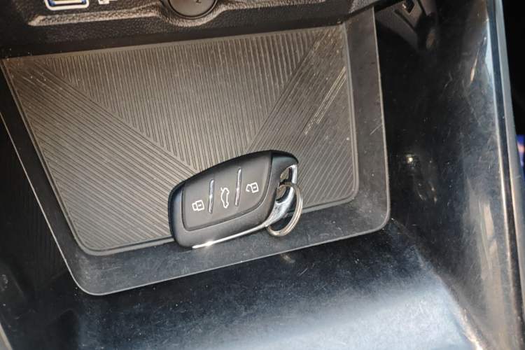 Used Roewe i5 2021 1.5L Manual Platinum Edition