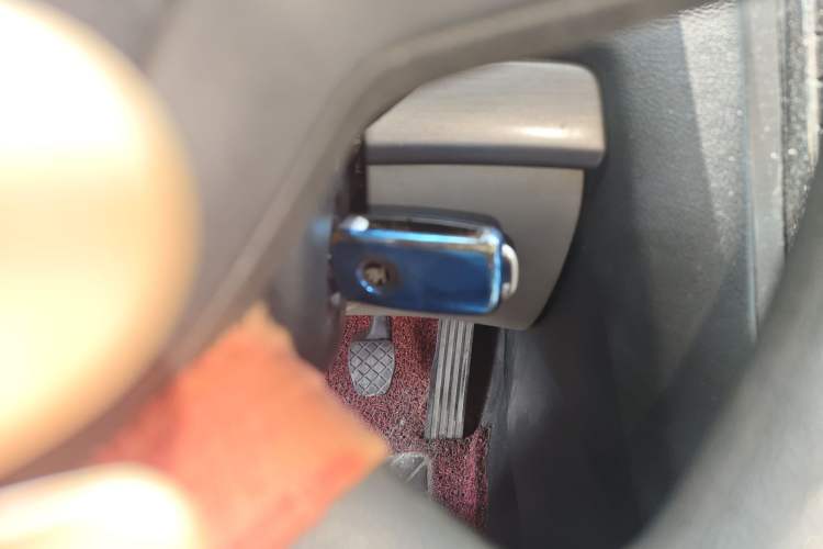 Used Skoda Octavia 2015 Classic Model 1.6L Manual Eado Version Vehicle Key