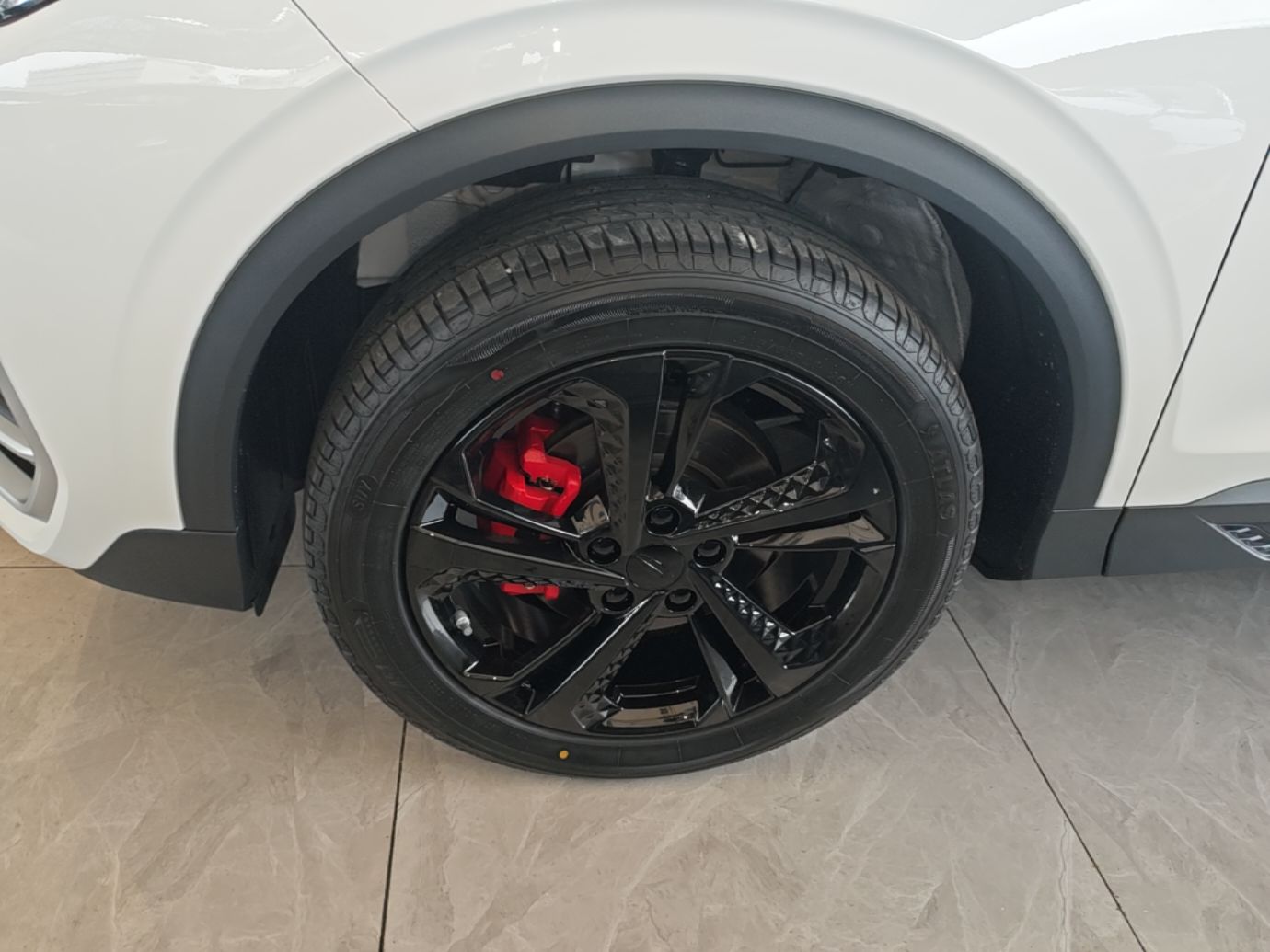 Geely Auto Coolray 2025 Bin Yue L 1.5T DCT Starlight Edition — снимка 10