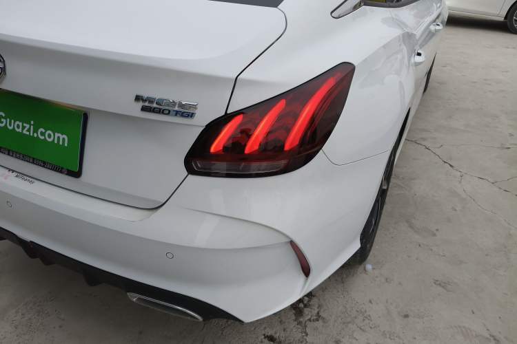 Used MG 5 2021 Revised 300TGI DCT Qingshè Luxurious Enjoyment Edition
