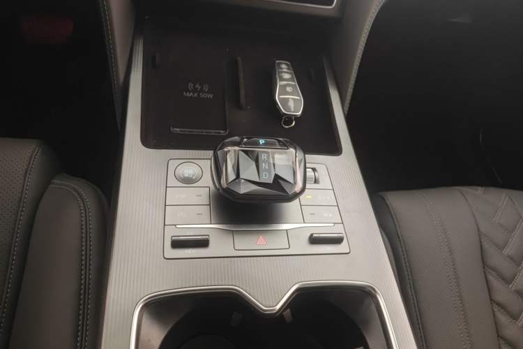 Used BYD Song L DM-i 2025 Intelligent Driving Version 112 km Beyond-Range Type
