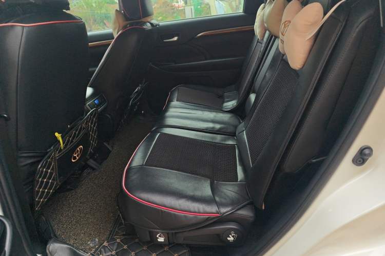 Used Toyota Highlander 2018 2.0T Four-Wheel Drive Luxury Version 7 Seats China VI Standard
