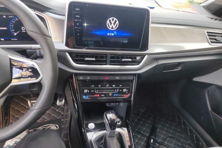 Used Volkswagen T-ROC 2024 300TSI DSG Two-Wheel-Drive Chen Guang Edition