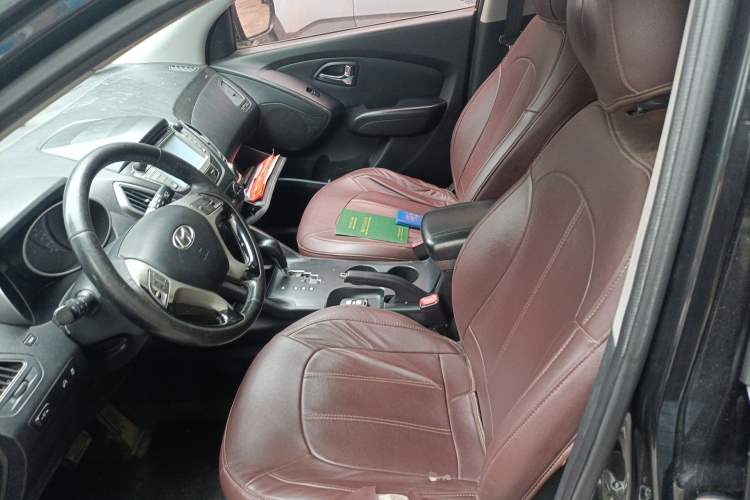 Used Hyundai ix35 2010 2.0L Automatic Two-Wheel Drive Elite Edition GLS Left Front Seat