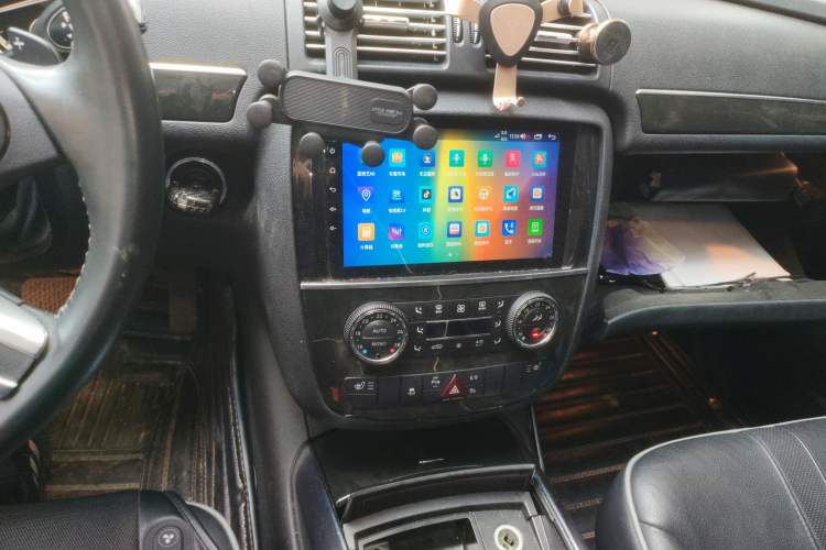 Used Mercedes-Benz R-Class 2017 R 320 4MATIC Business Edition Prestige Model
