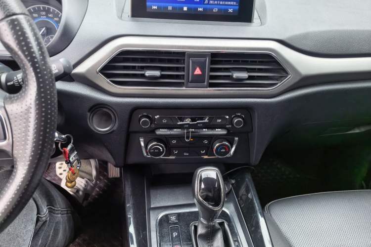 Used Dongfeng Fengon S560 2019 1.8L CVT Elite Model Audio And AC Panel