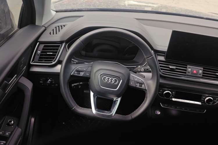 Used Audi Q5L 2022 40T Luxury Dynamic Model
