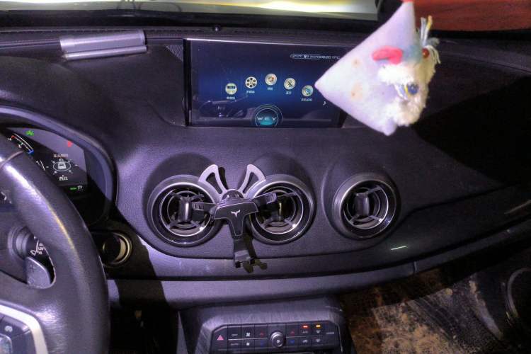 Used Wey VV7 2017 2.0T Luxury Model Audio And AC Panel