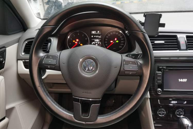 Used Volkswagen Gran Lavida 2013 1.6L Automatic Luxury Model
