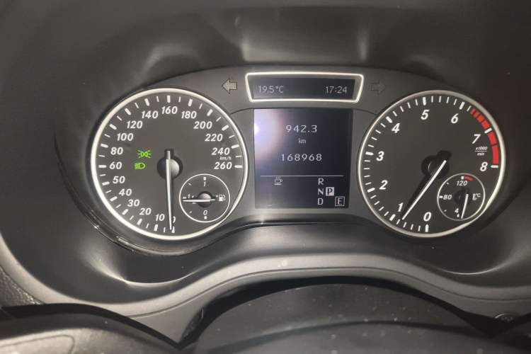 Used Mercedes-Benz B-Class 2012 B 180 Odometer Close Up