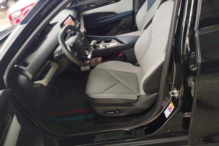 Used CHANGAN UNI-V iDD 2023 Zhidian iDD 1.5T 113km Smart & Fun Version (Rapid Edition)