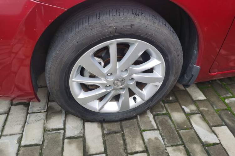 Used Nissan Tiida 2016 1.6L CVT Cool Dynamic Edition Left Front Wheel Hub