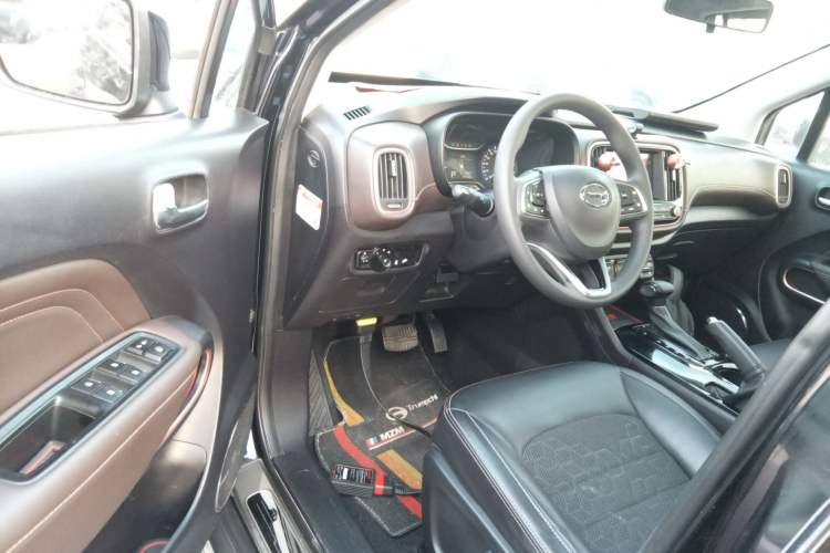 Used GAC Trumpchi GS3 2017 150N Automatic Elite Edition Driver Seat