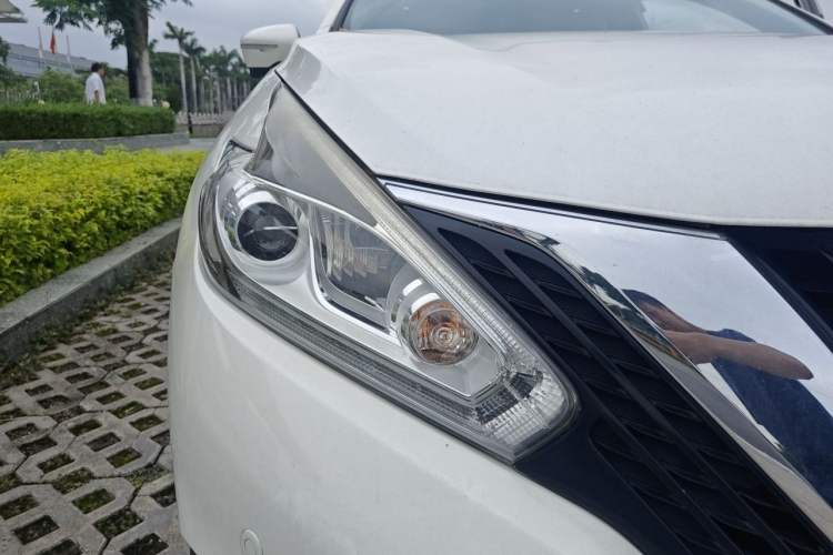 Used Nissan Murano 2019 2.5L XL Two-Wheel Drive Smart Connect Luxury Edition China VI Standard

