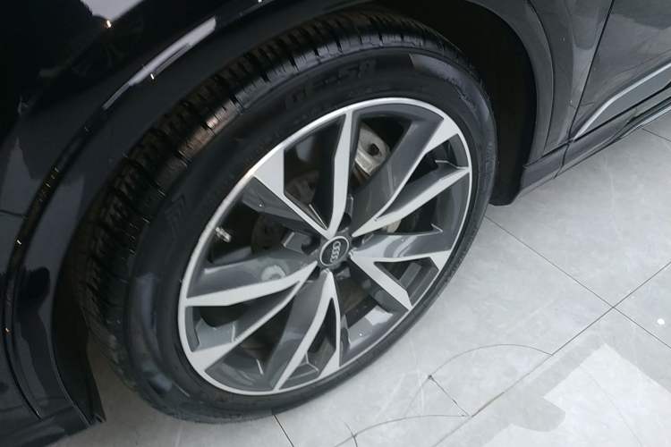 Used Audi Q7 2021 55 TFSI quattro S line Sport model