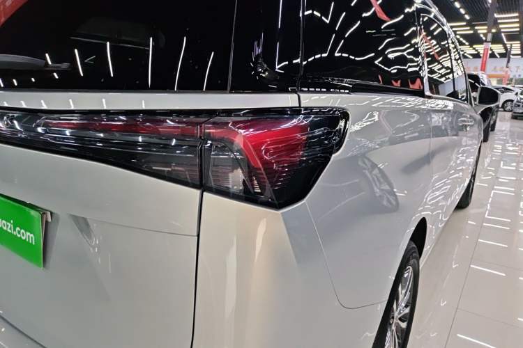 Used Buick GL8 2025 Model Land Executive Class First-Adoption Edition
