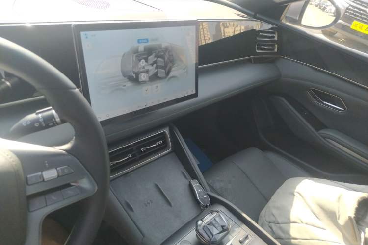 Used BYD Qin L 2025 DM-i Smart Drive 120KM Superior Model