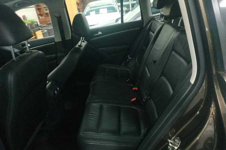 Used Volkswagen Tiguan L 2015 1.8TSI Automatic Two-Wheel Drive Luxury Model